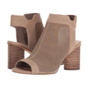 New VINCE CAMUTO Jakayla Suede Leather Peep Toe Sandals Bootie Taupe Size 11